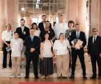 A Vereadora Margarida Paiva, o Presidente da Comissão Política do PSD Elvas, Diogo Reis, o deputado municipal Miguel Zagalo e vários membros da sociedade civil estiveram na Assembleia da República numa jornada de trabalho dedicada à defesa dos interesses de Elvas e do Alto Alentejo.