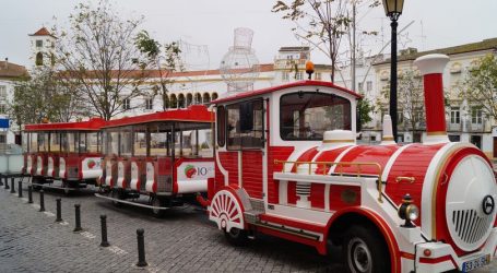 O comboio turístico vai estar disponível para realizar percursos pela cidade, até 25 de setembro.