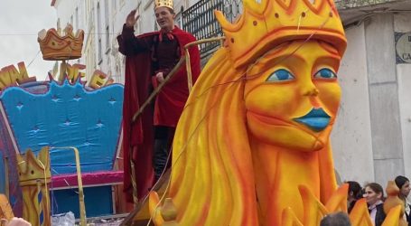 As ruas do Centro Histórico voltaram a animar-se na tarde deste Domingo Gordo, 19 de fevereiro, com a realização do segundo corso do 25° Carnaval Internacional de Elvas.