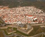 A Câmara Municipal de Elvas vai arrendar, em regime de arrendamento apoiado, oito habitações, no âmbito do projeto de apoio social em vigor.