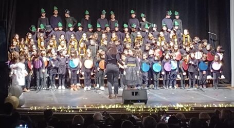 O Cine-Teatro Municipal de Elvas acolheu ao início da noite desta quinta-feira, 14 de dezembro, a festa de Natal do Colégio Luso-Britânico.