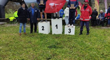 O Clube Elvense de Natação (CEN), na modalidade de atletismo entrou em competição numa prova de corta-mato