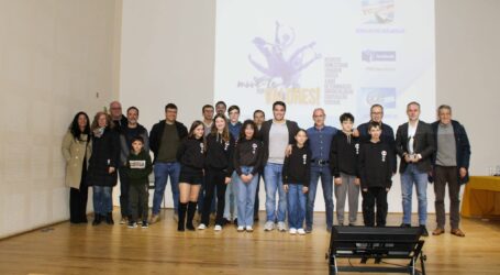 A Seção de Karaté dos Bombeiros Voluntários de Ponte de Sor organizou, no sábado, no Auditório do Centro de Artes e Cultura de Ponte de Sor o sétimo seminário sobre Valores Éticos no Desporto