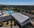 A obra de reparação da cobertura das Piscinas Municipais encontra-se concluída