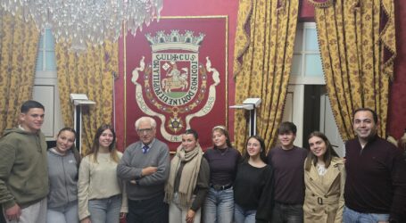 O presidente da Câmara Municipal de Elvas, comendador José Rondão Almeida, recebeu na tarde desta quarta-feira os membros da nova Associação de Estudantes da Escola Sec