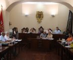 A Câmara Municipal de Elvas reuniu na quarta-feira, dia 8 de julho, tendo aprovado um conjunto de propostas que reforçam o investimento no concelho, com especial destaque para a abertura de procedimentos de empreitadas que representam um investimento global de cerca de 9,3 milhões de euros