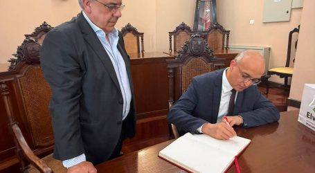 O embaixador da Tunísia em Portugal, Naoufel Hdia, foi recebido em Elvas na tarde deste domingo, 19 de julho