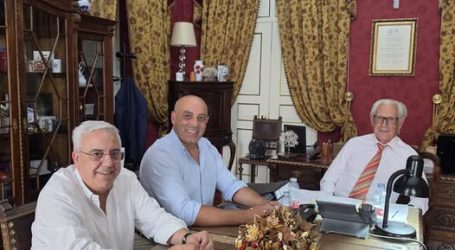 O presidente e o vice-presidente da Câmara Municipal de Elvas reuniram, na passada sexta-feira, com o presidente da Comissão de Coordenação e Desenvolvimento Regional do Alentejo (CCDR Alentejo), Ricardo Pinheiro
