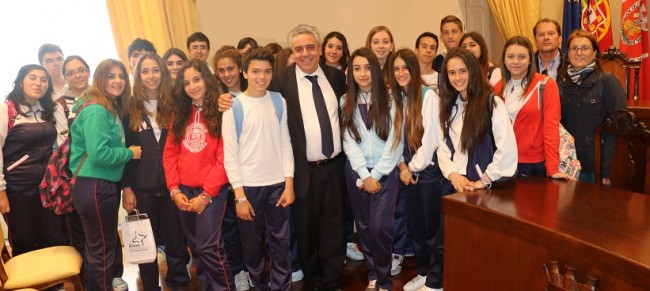 Alunos_c_presidente_nuno_mocinha