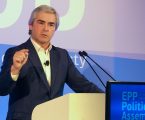 CDS apela ao Presidente da República para dissolver o parlamento e convocar eleições antecipadas