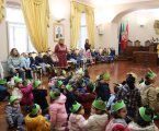 Crianças cantaram aos Reis na Câmara Municipal