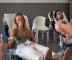 Alpalhão abraça dadores de sangue