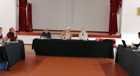O presidente da Câmara Municipal de Elvas, comendador José Rondão Almeida, reuniu com os presidentes e representantes das Juntas de Freguesia