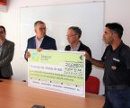Presidente da Câmara Municipal de Alcácer do Sal entrega cheque de apoio a obras no Quartel dos Bombeiros do Torrão