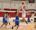 Real Madrid vence o Seguros Meridiano FLBA por 80-43