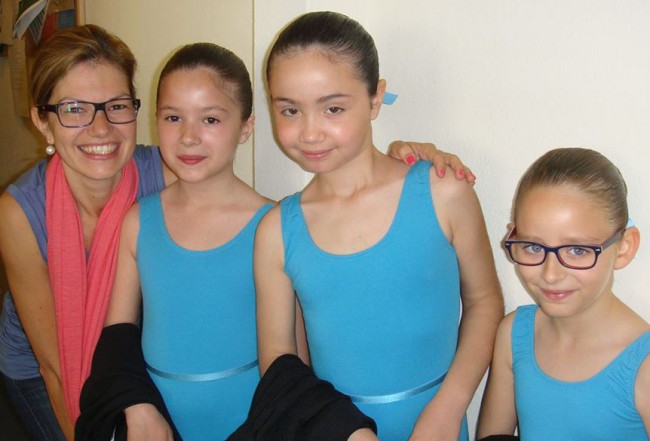 Prof. Maria Abreu e alunas