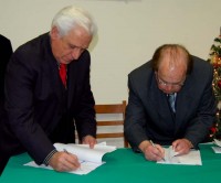 Momento da assinatura da entrega das instalações pela CMElvas  à ASSHE 